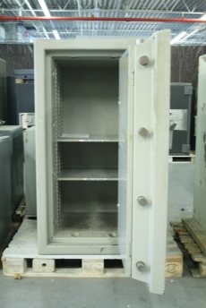 Used Chubb 4620 Bankers Treasury TRTL30X6 Equivalent High Security Safe